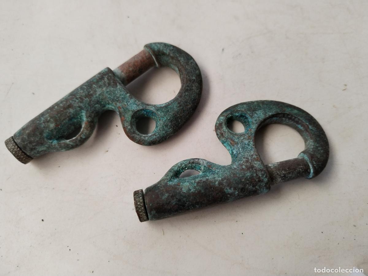 Antig&uuml;edades: 2 garruchos antiguos de bronce - c130 - Foto 5