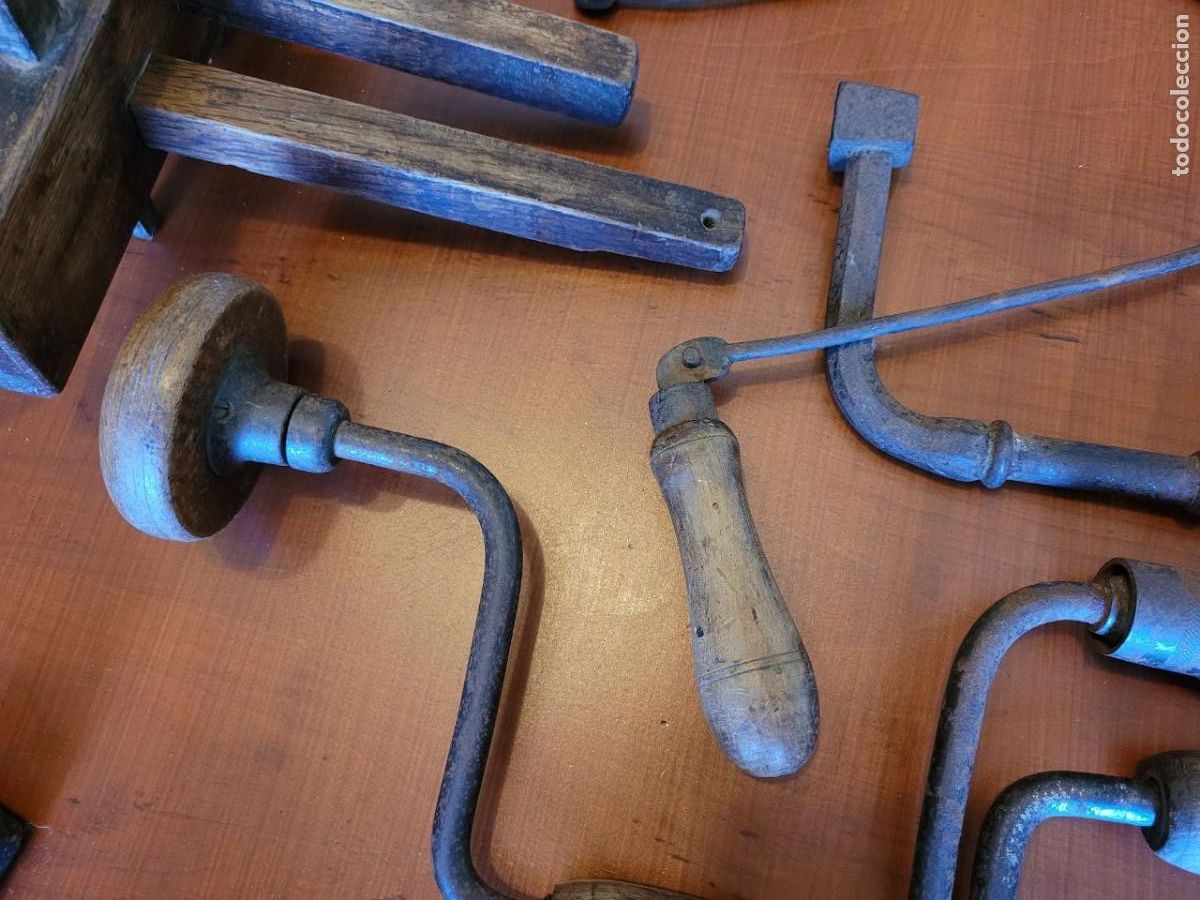 Antig&uuml;edades: HERRAMIENTAS CARPINTERO 3 TALADROS, SARGENTO, SIERRA.... - Foto 5