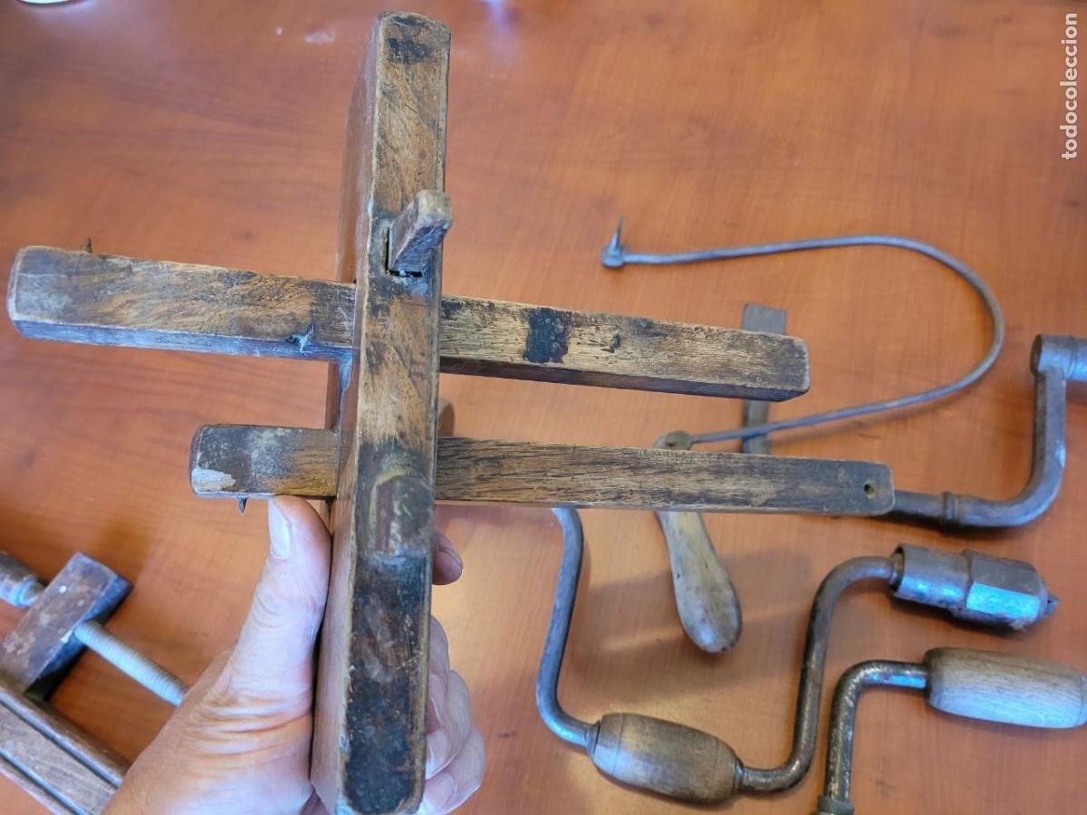 Antig&uuml;edades: HERRAMIENTAS CARPINTERO 3 TALADROS, SARGENTO, SIERRA.... - Foto 8