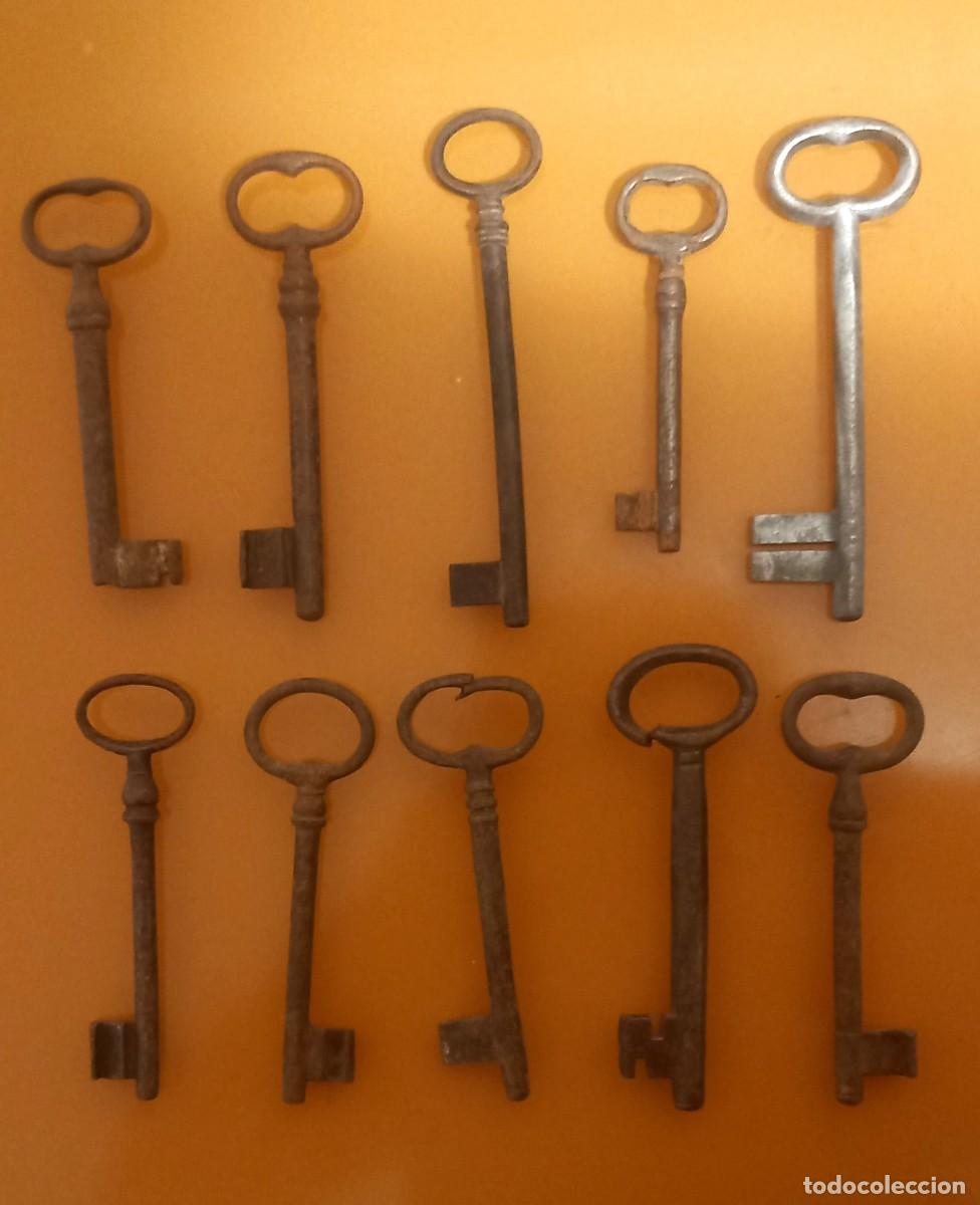 Antig&uuml;edades: lote de 10 llaves de forja - Foto 1
