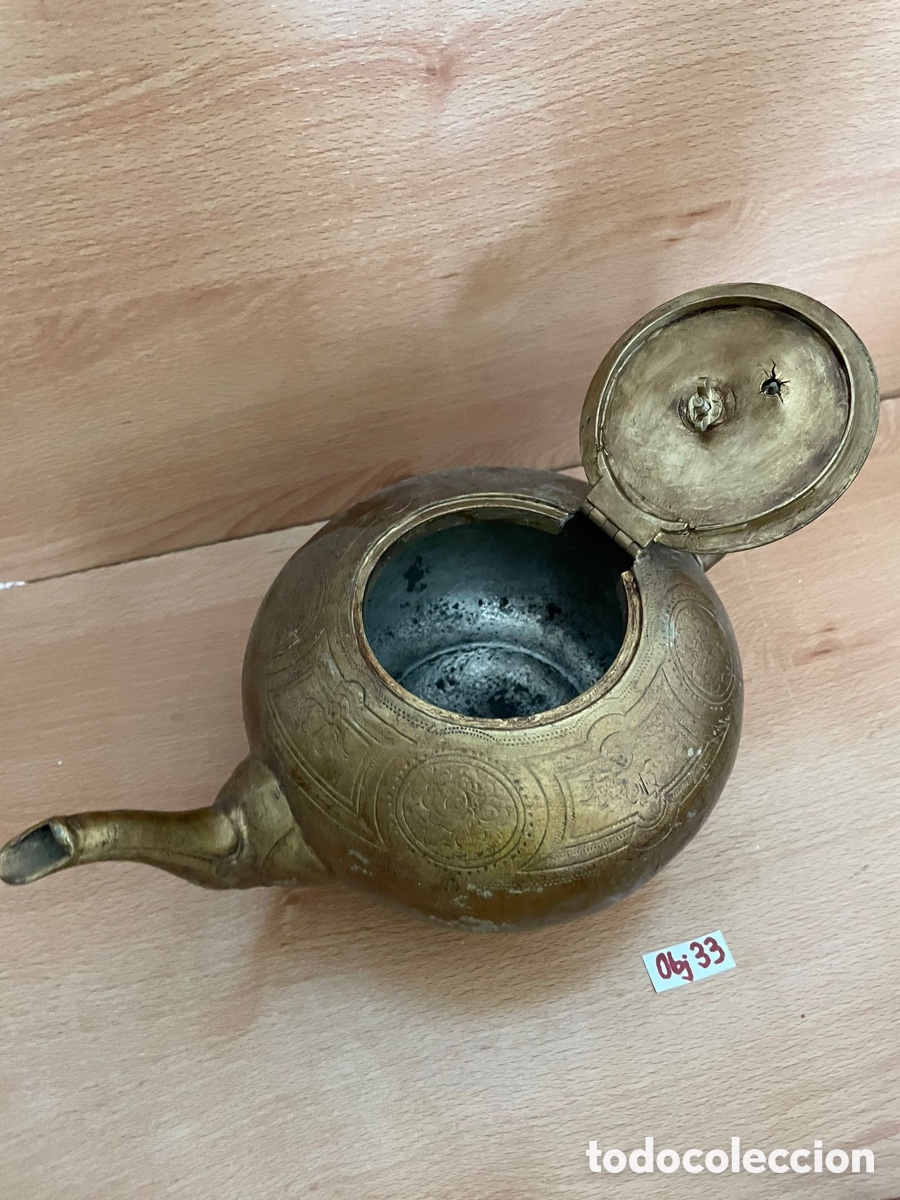 Antig&uuml;edades: Tetera de lat&oacute;n antigua - Foto 2