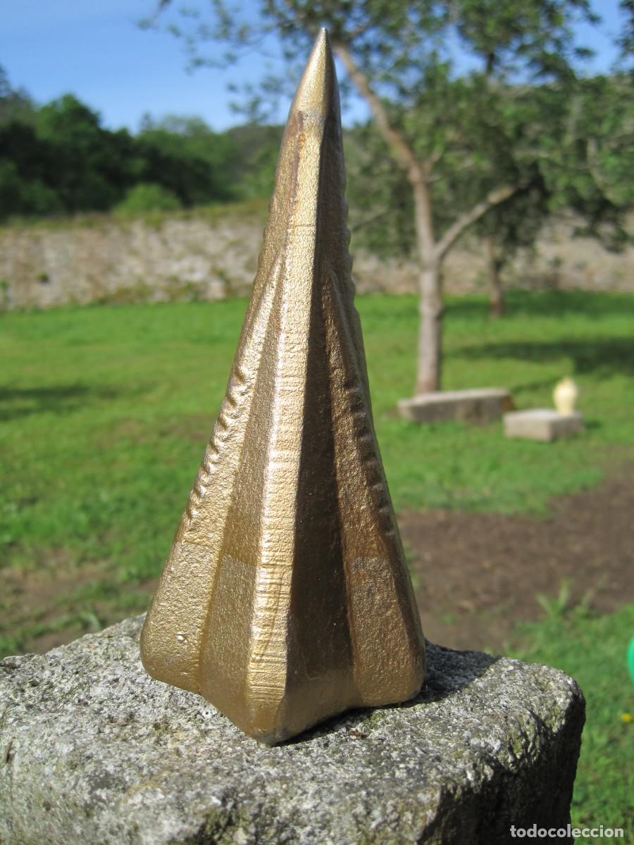 Antig&uuml;edades: GRAN CU&Ntilde;A DE BRONCE PARA EL TRABAJO DE LA MADERA - Foto 2