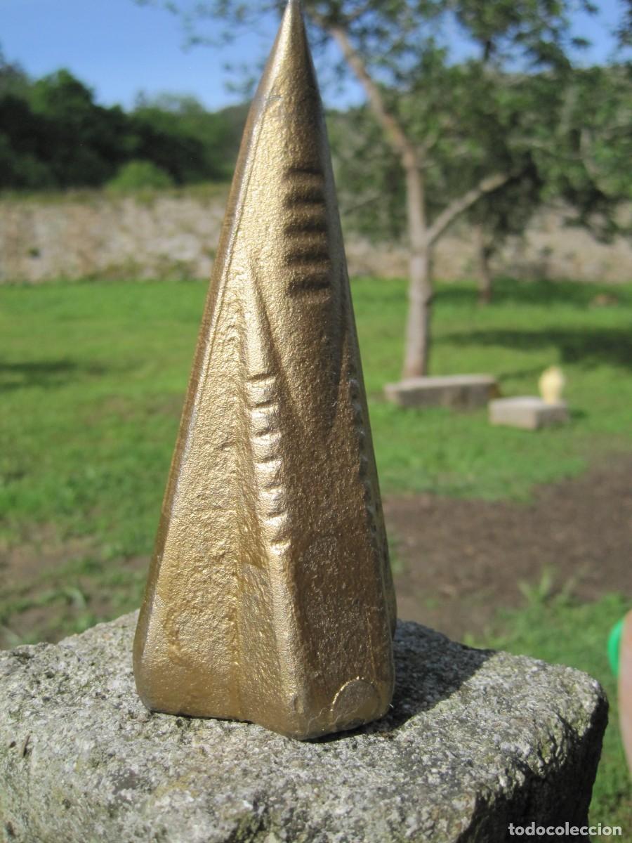 Antig&uuml;edades: GRAN CU&Ntilde;A DE BRONCE PARA EL TRABAJO DE LA MADERA - Foto 3