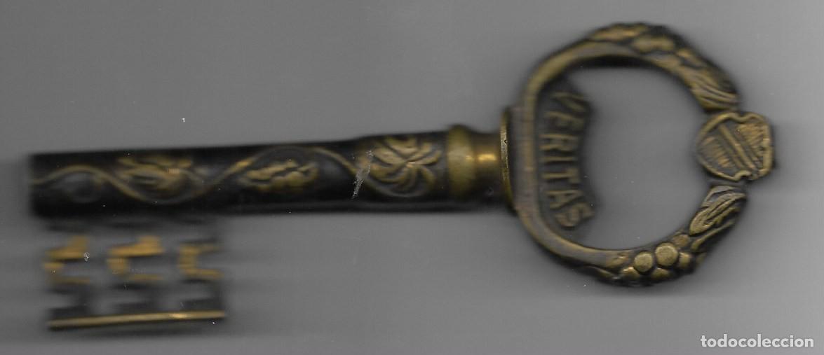Antig&uuml;edades: llave in vino veritas - Foto 1