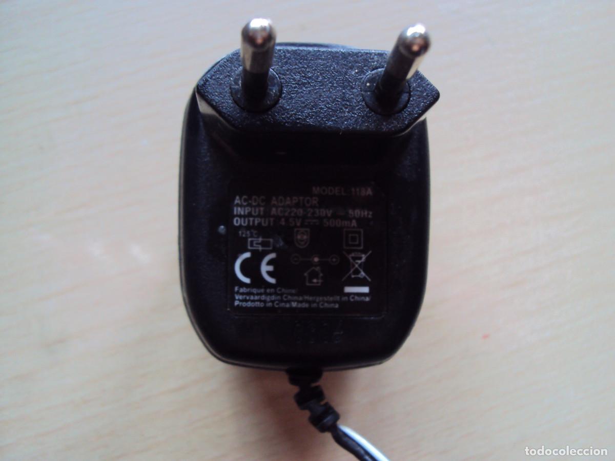 Tel&eacute;fonos: cargador de 220 v 13 - Foto 1