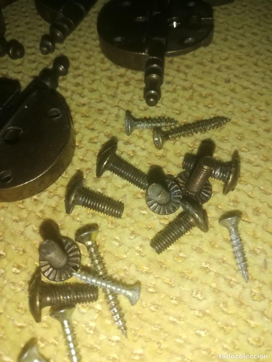 Antig&uuml;edades: Bisagras de muebles con llave y tornillos -12 - Foto 3