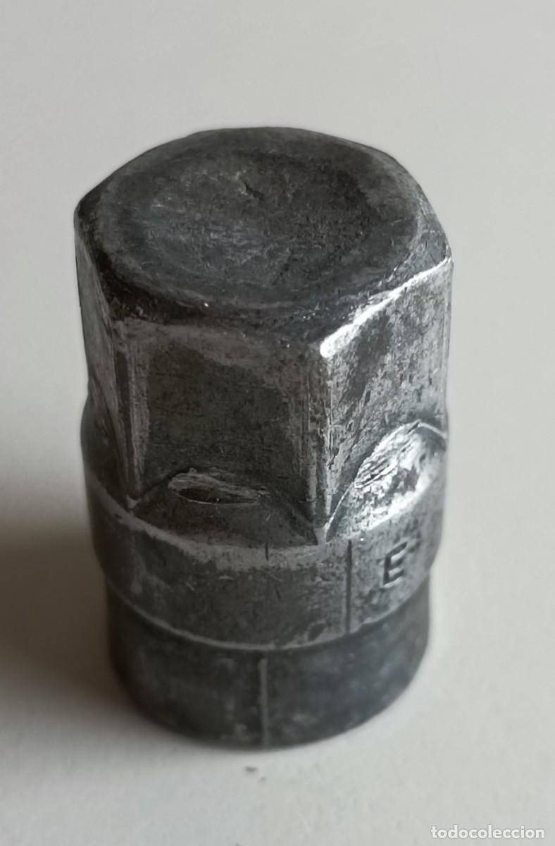 Antig&uuml;edades: TORNILLO ANTIROBO FORD - Foto 2