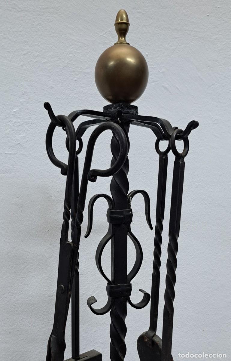 Antig&uuml;edades: Juego de chimenea, hierro forjado y remate en bronce - Foto 6