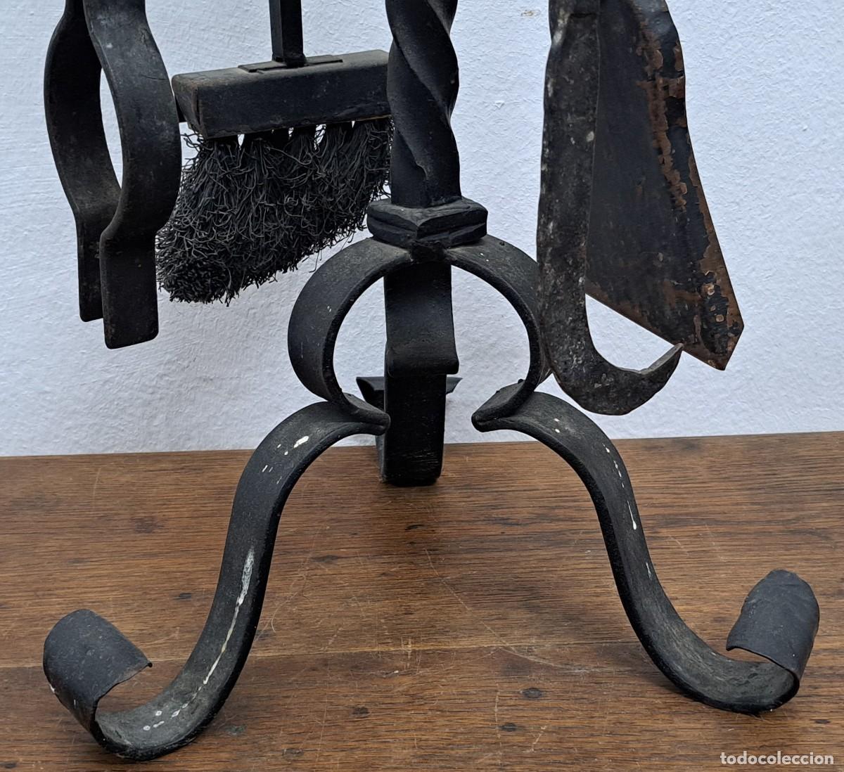 Antig&uuml;edades: Juego de chimenea, hierro forjado y remate en bronce - Foto 8
