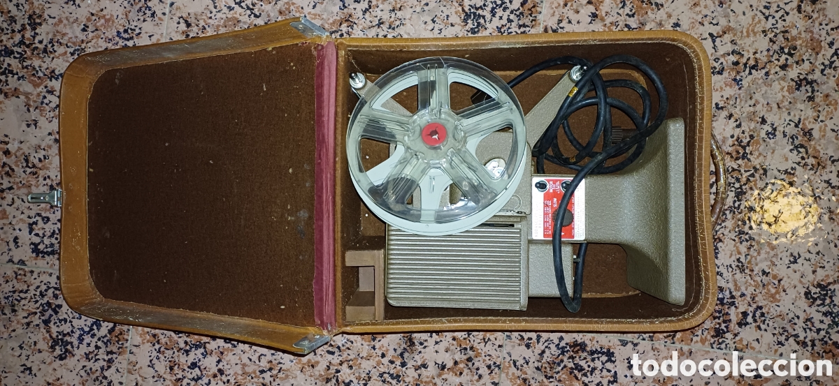 Antig&uuml;edades: Proyector de cine kodascope eight-71A - Foto 1
