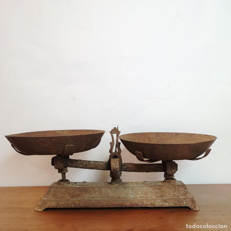 Antig&uuml;edades: Balanza Antigua de Dos Platos - Foto 1