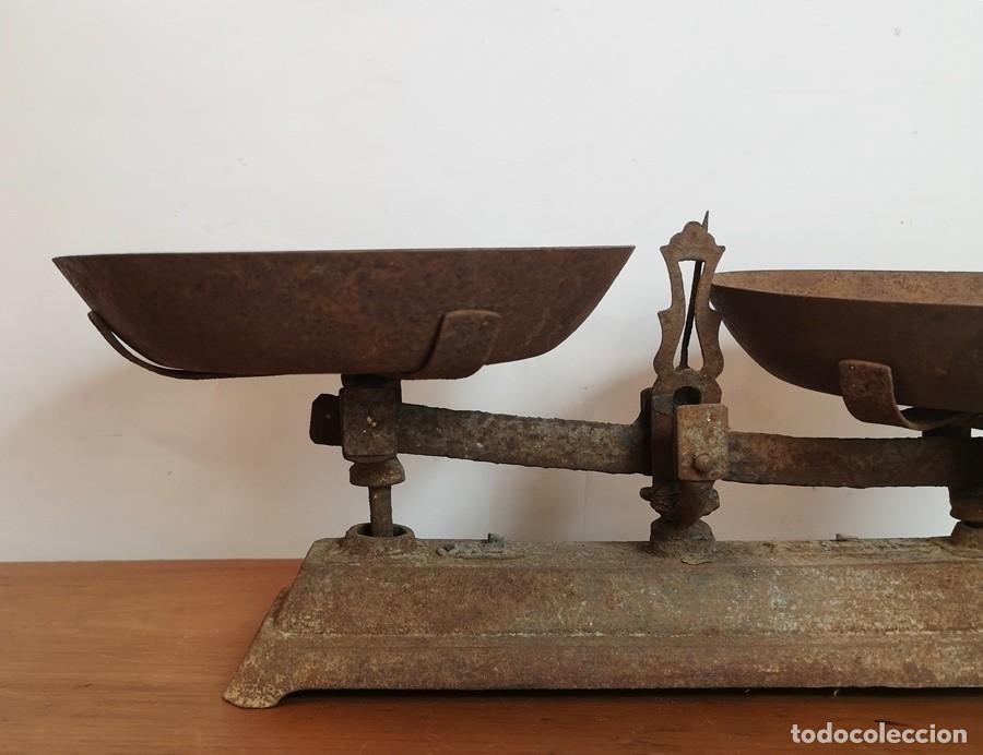 Antig&uuml;edades: Balanza Antigua de Dos Platos - Foto 3