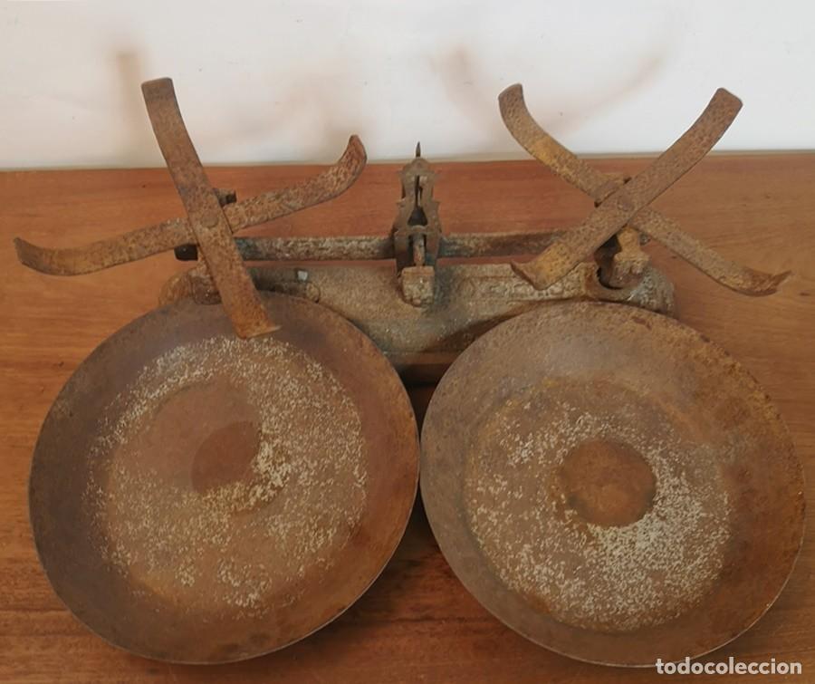 Antig&uuml;edades: Balanza Antigua de Dos Platos - Foto 6