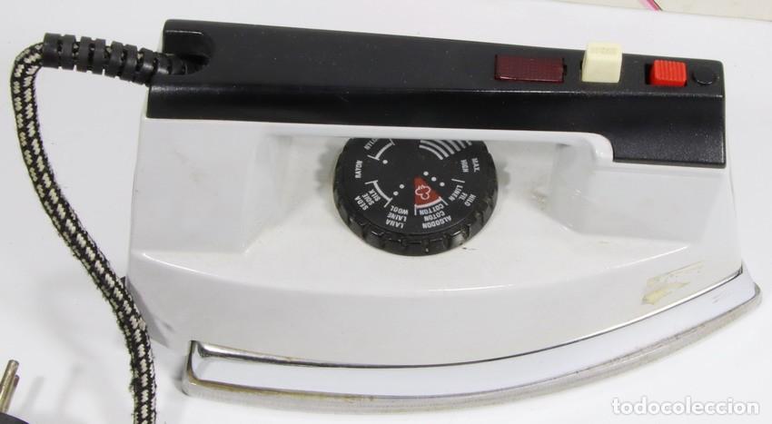 Antig&uuml;edades: Plancha Solac mod. 753/C. Plancha autom&aacute;tica de vapor y Spray. - Foto 2
