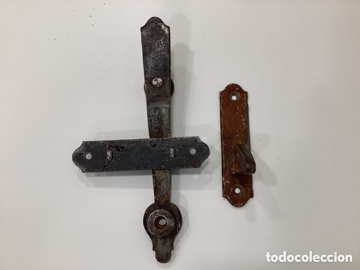 Antig&uuml;edades: Antiguo pestillo de forja de hierro para puerta interior. - Foto 6
