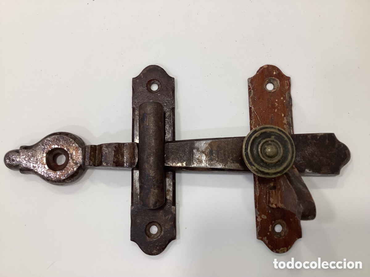 Antig&uuml;edades: Antiguo pestillo de forja de hierro para puerta interior. - Foto 1
