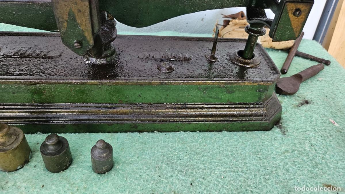 Antig&uuml;edades: balanza grande 10kilos - Foto 4