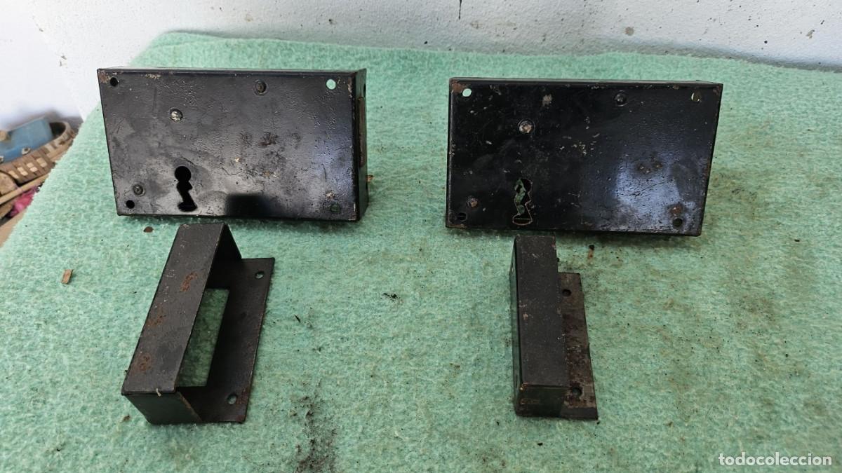 Antig&uuml;edades: 2 cerraduras de hierro - Foto 1