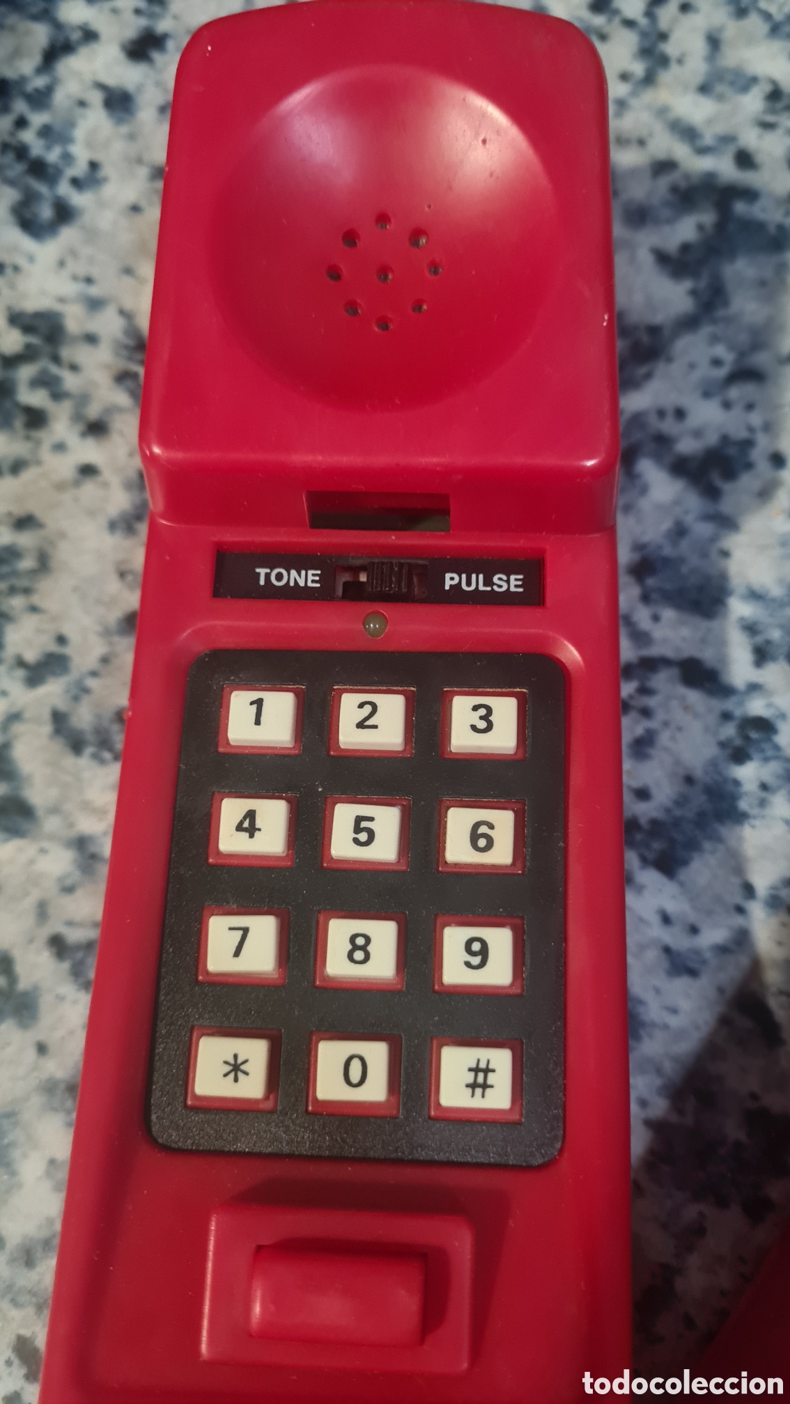 Tel&eacute;fonos: Antiguo tel&eacute;fono de teclas rojo. - Foto 3