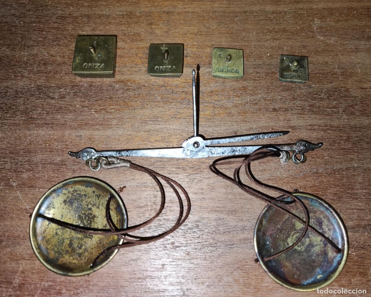 Antig&uuml;edades: ANTIGUA BALANZA MONETARIA EN CAJA - Foto 2