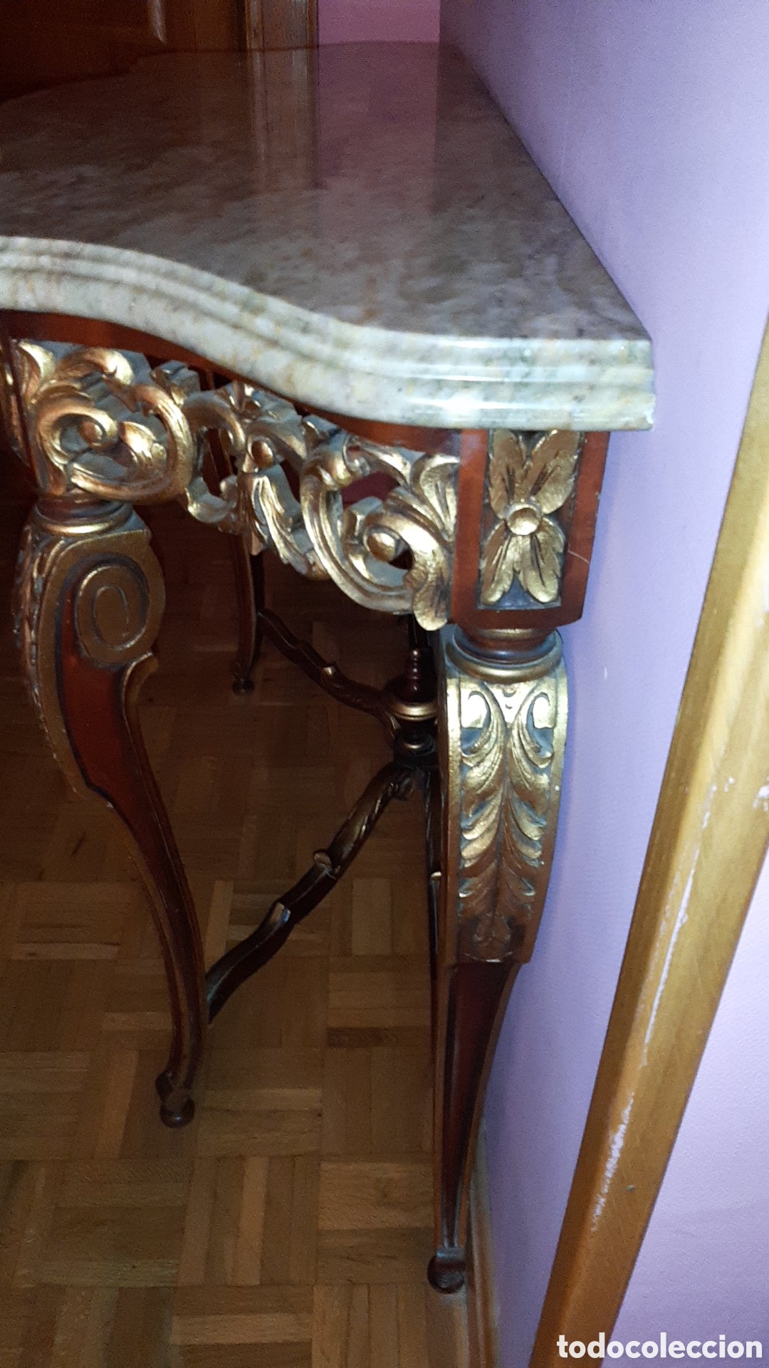 Antig&uuml;edades: Consola antigua dorada - Foto 2