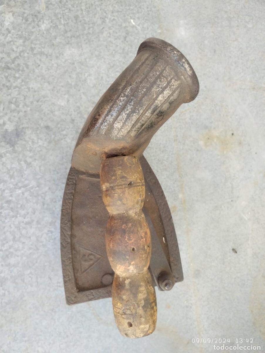 Antig&uuml;edades: PLANCHA ANTIGUA DE CARBON CON CHIMENA DE HIERRO - Foto 4