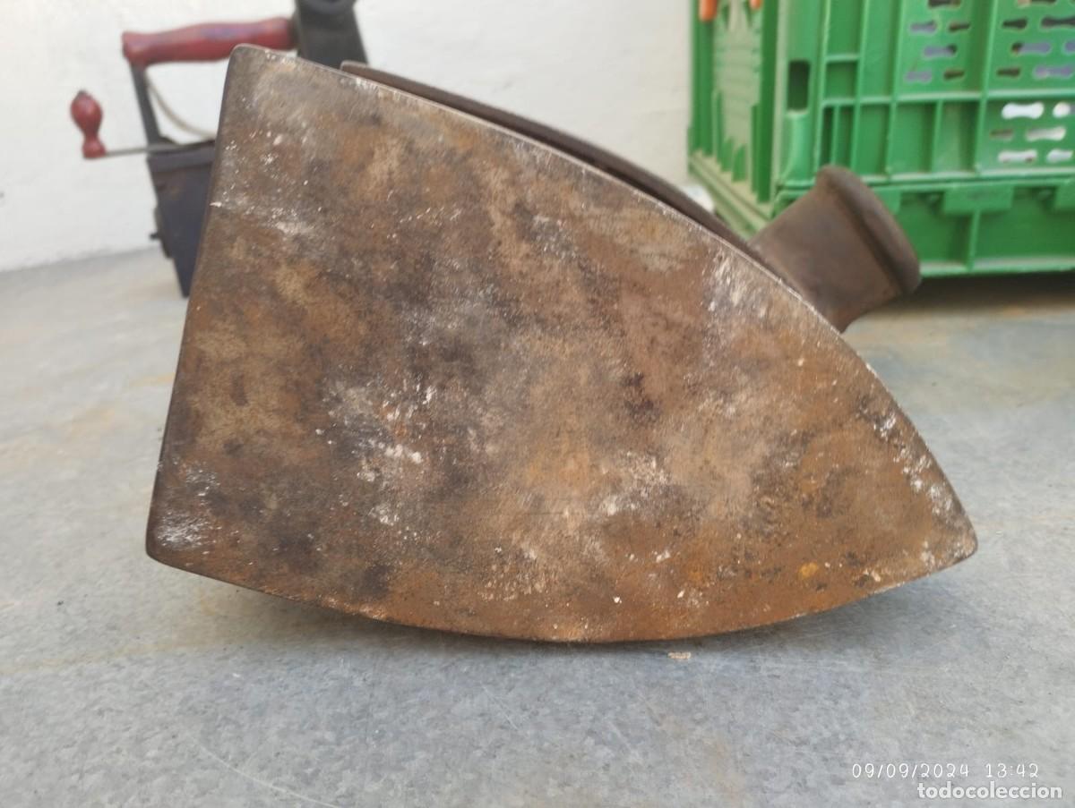 Antig&uuml;edades: PLANCHA ANTIGUA DE CARBON CON CHIMENA DE HIERRO - Foto 5