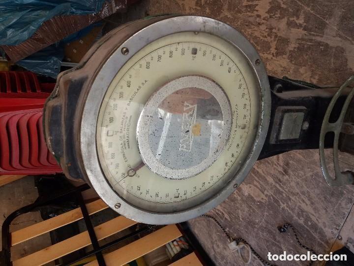 Antig&uuml;edades: bascula avery buen estado general - Foto 2