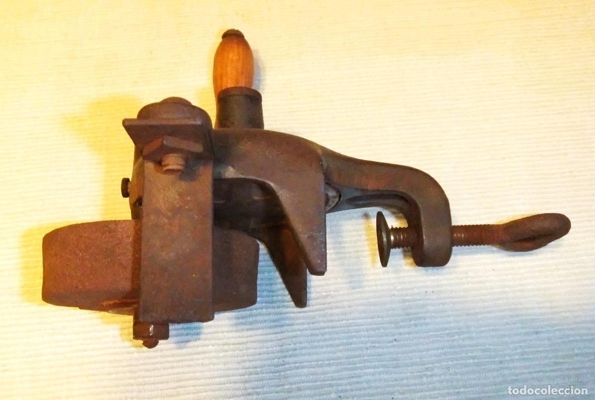 Antig&uuml;edades: ANTIGUO ESMERIL, AMOLADORA MANUAL DE MESA GERMANY - Foto 2