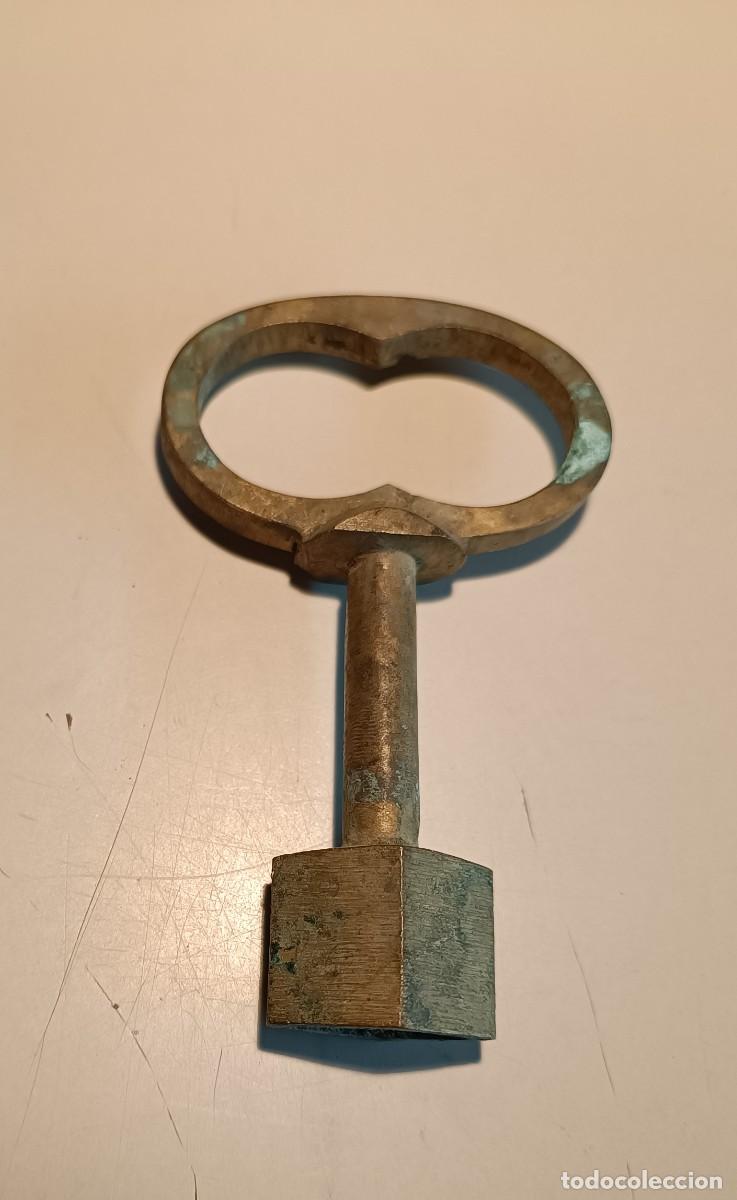 Antig&uuml;edades: LLAVE BRONCEADA DE FORJA PARA RELOJ, ROMBO - Foto 2