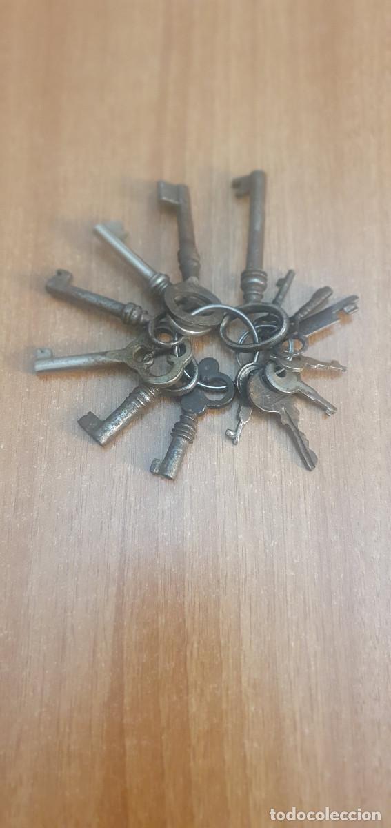 Antig&uuml;edades: LOTE DE 14 PEQUE&Ntilde;AS LLAVES. - Foto 1