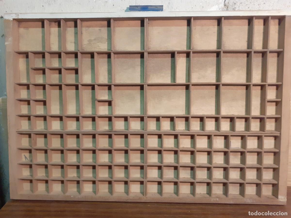 Antig&uuml;edades: Caj&oacute;n de madera de impresor - Foto 1