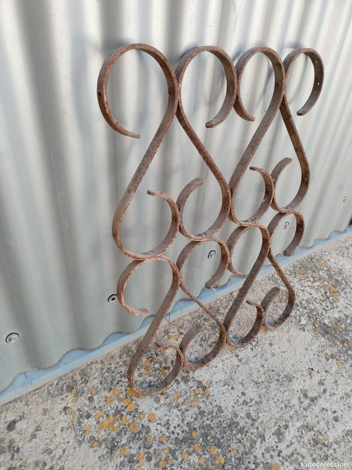 Antig&uuml;edades: antigua reja de hierro de forja - Foto 4