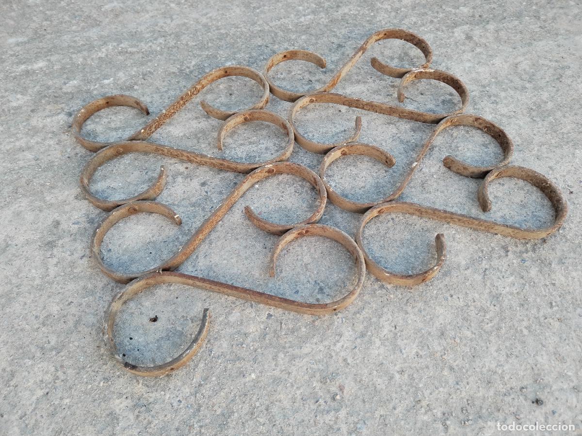 Antig&uuml;edades: antigua reja de hierro de forja - Foto 6
