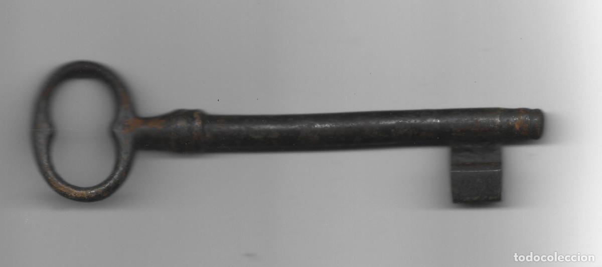 Antig&uuml;edades: ANTIGUA LLAVE DE FORJA - Foto 2