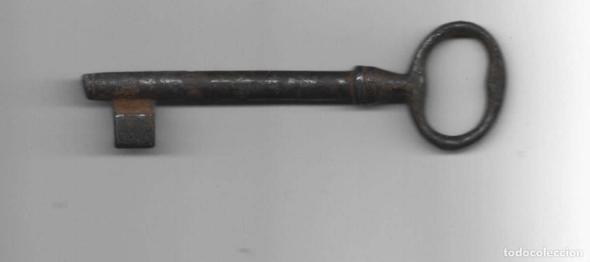 Antig&uuml;edades: ANTIGUA LLAVE DE FORJA - Foto 1