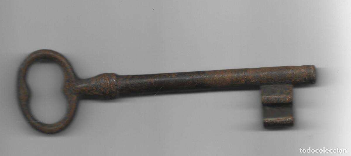 Antig&uuml;edades: ANTIGUA LLAVE DE FORJA - Foto 2