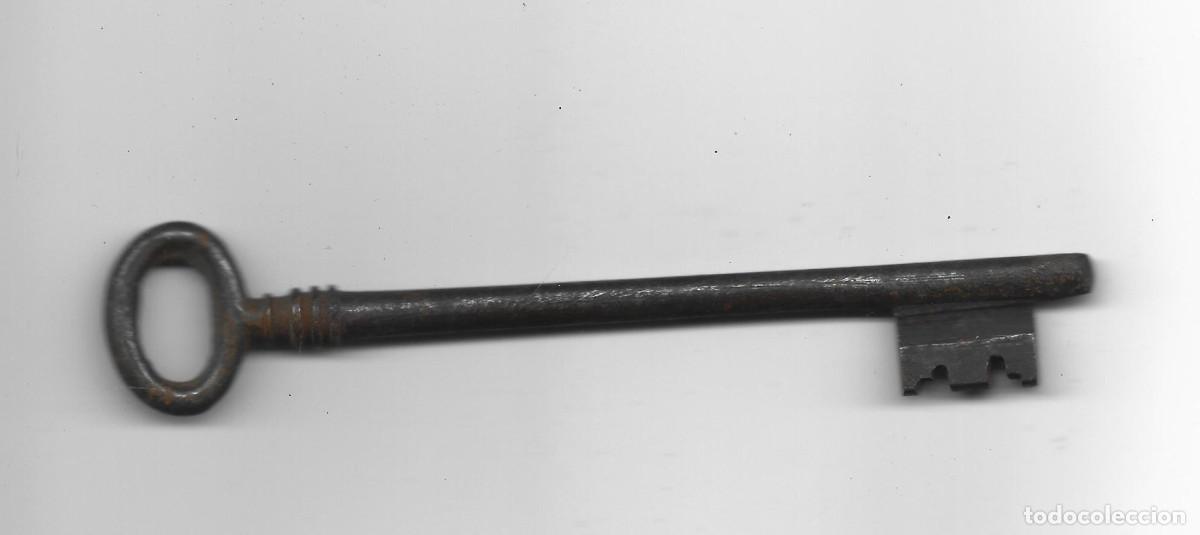 Antig&uuml;edades: ANTIGUA LLAVE DE FORJA - Foto 2