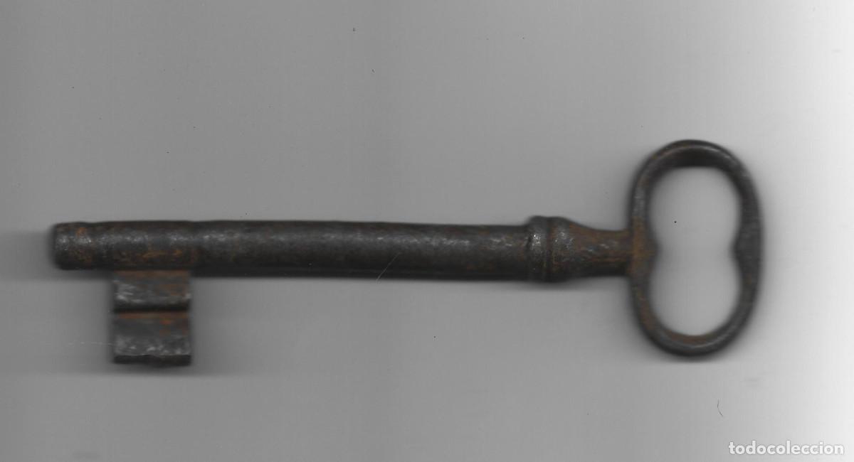 Antig&uuml;edades: ANTIGUA LLAVE DE FORJA - Foto 1