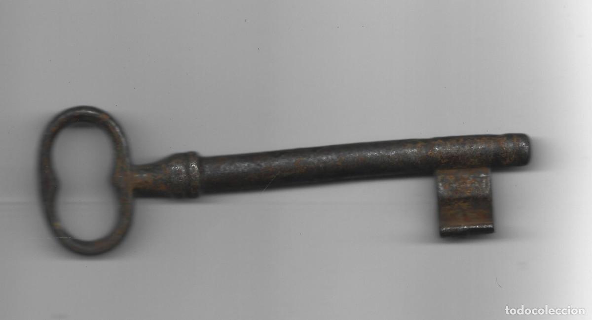 Antig&uuml;edades: ANTIGUA LLAVE DE FORJA - Foto 2