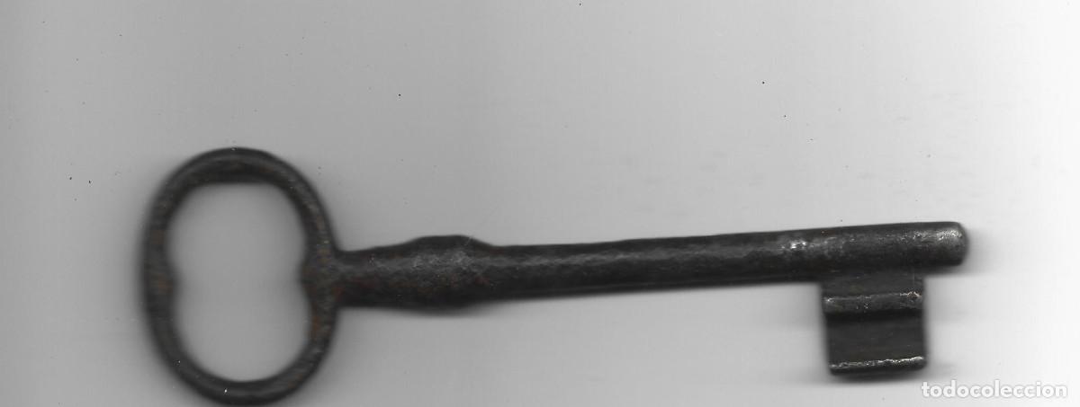 Antig&uuml;edades: ANTIGUA LLAVE DE FORJA - Foto 2
