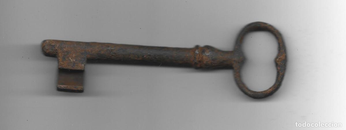 Antig&uuml;edades: ANTIGUA LLAVE DE FORJA - Foto 1