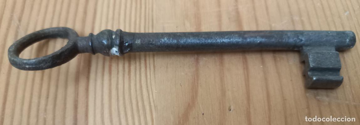 Antig&uuml;edades: LLAVE ANTIGUA DE FORJA, 11 CM - Foto 2