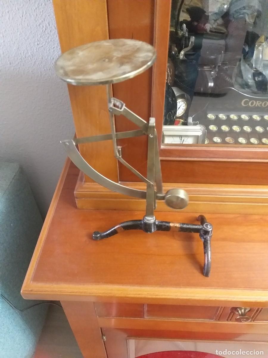 Antig&uuml;edades: antiguo pesacartas DEP - Foto 3