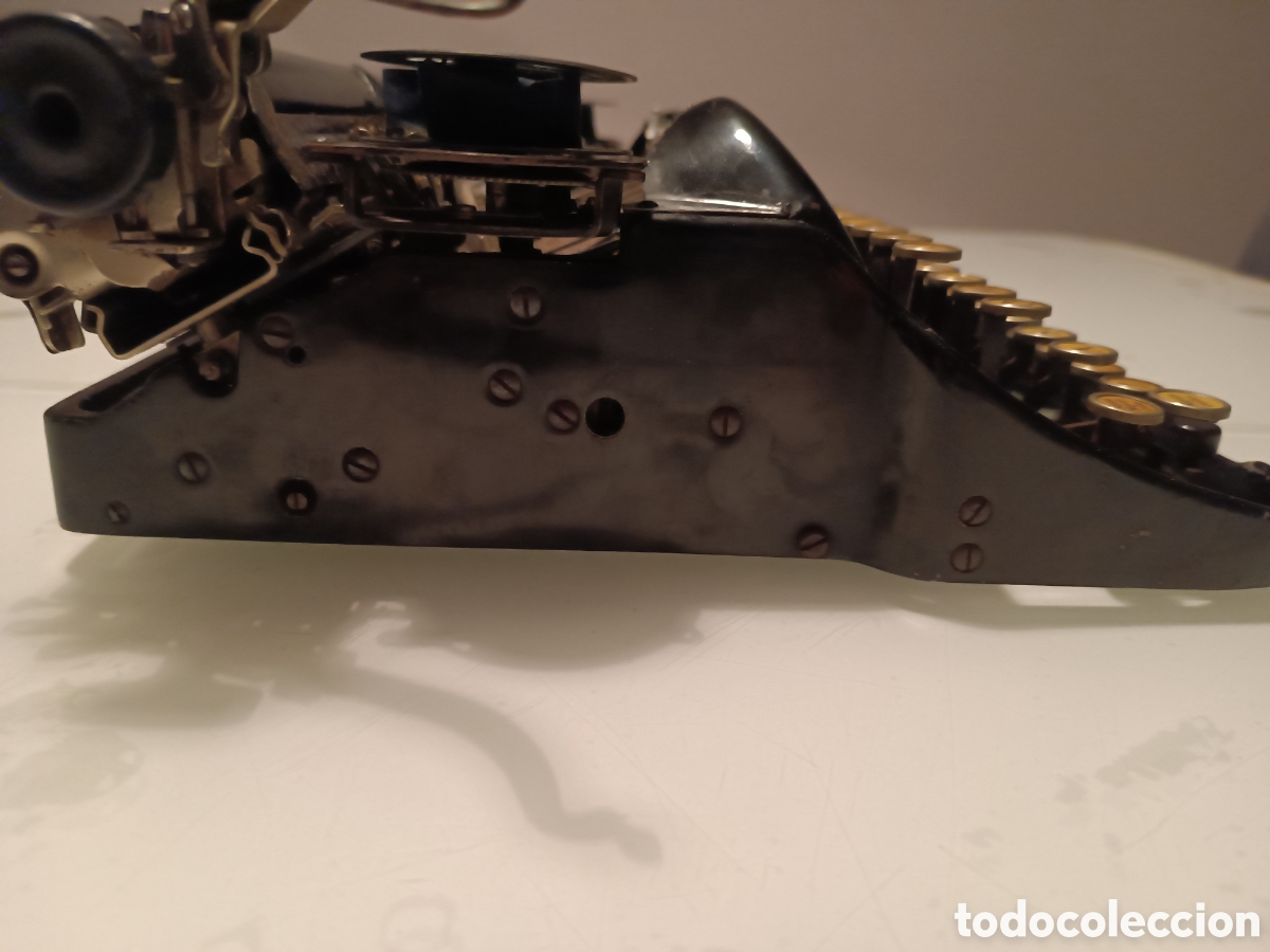 Antig&uuml;edades: Maquina de escribir portable - Foto 5