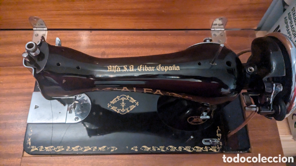 Antig&uuml;edades: Maquina de coser Alfa - Foto 3