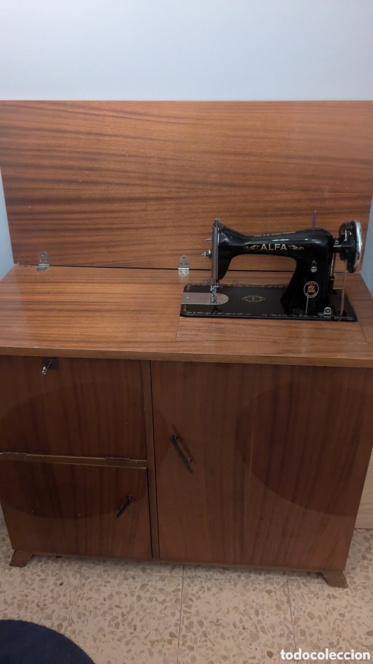 Antig&uuml;edades: Maquina de coser Alfa - Foto 4