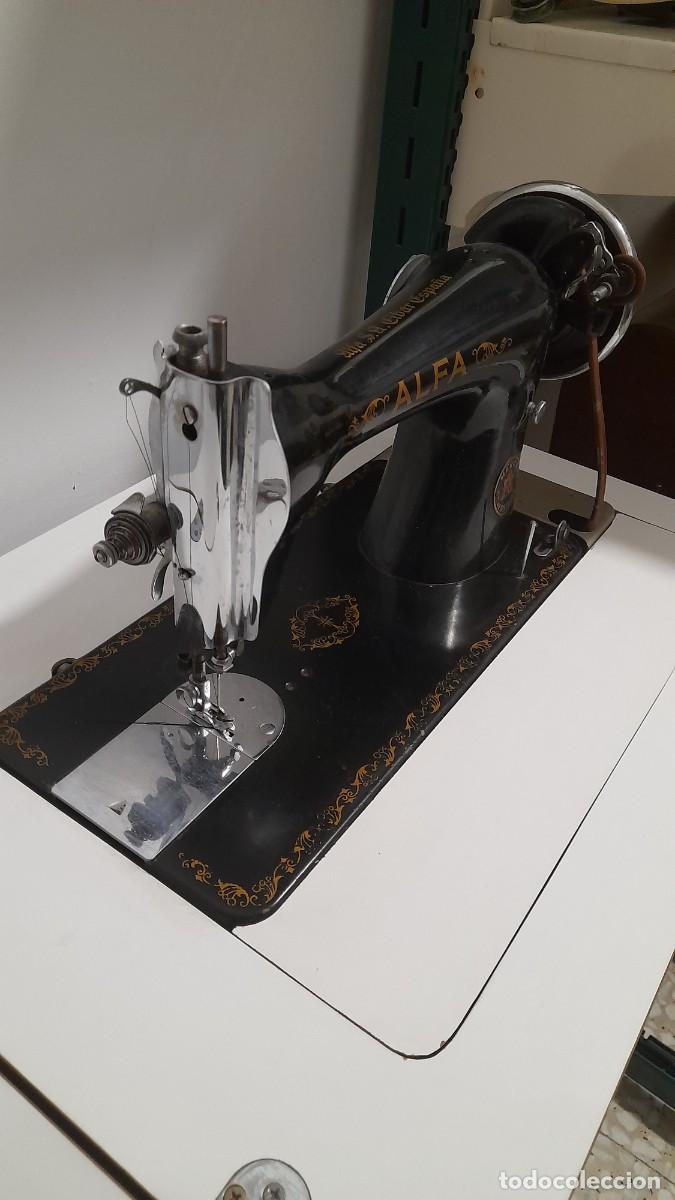 Antig&uuml;edades: Mueble con m&aacute;quina de coser ALFA EIBAR ESPA&Ntilde;A - Foto 3