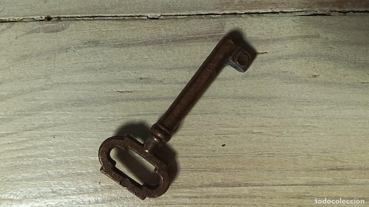 Antig&uuml;edades: Llave de cobre o bronce - Foto 1