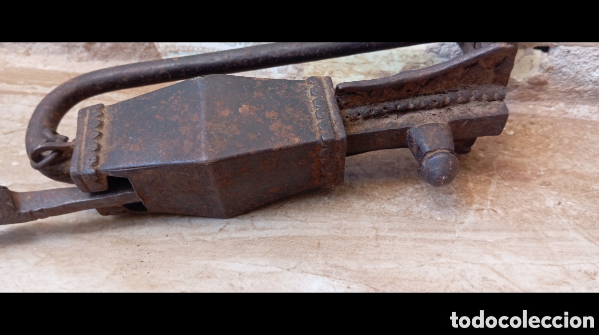 Antig&uuml;edades: cerradora de hierro antiguo - Foto 3